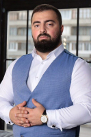 Пластический хирург Гукас Миракян