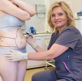 Пластический хирург Светлана Пшонкина с пациенткой