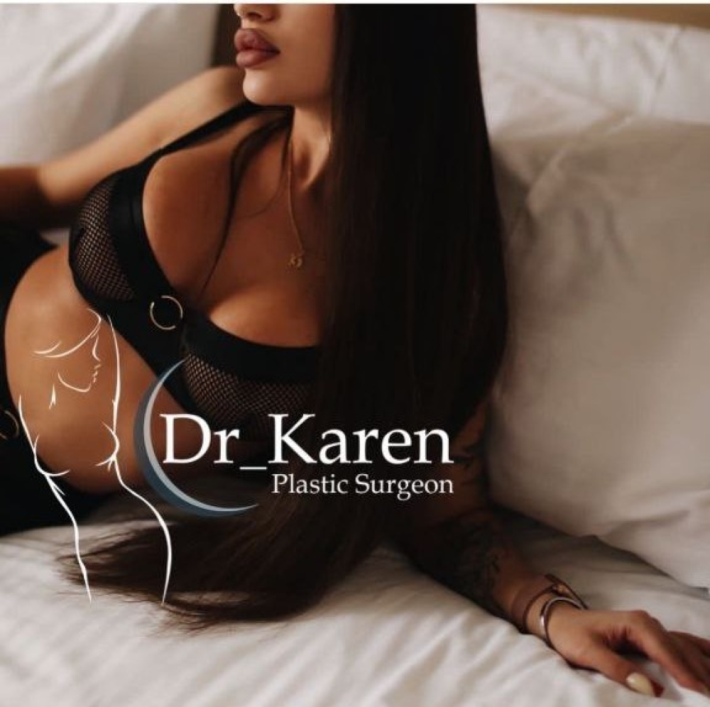 Пациентка доктора Карена Пайтяна после увеличения груди имплантами