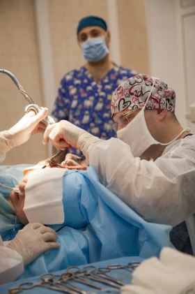 Пластический хирург Александр Панаётов